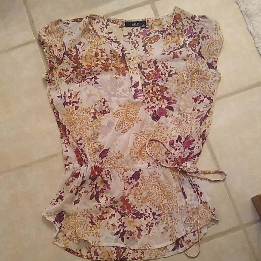 Short sleeve blouse